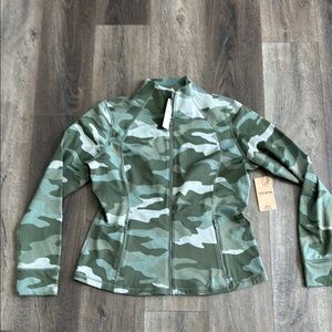 Victoria’s Secret Pink Active Camo Zipper Jacket.  New! Women’s size XL.